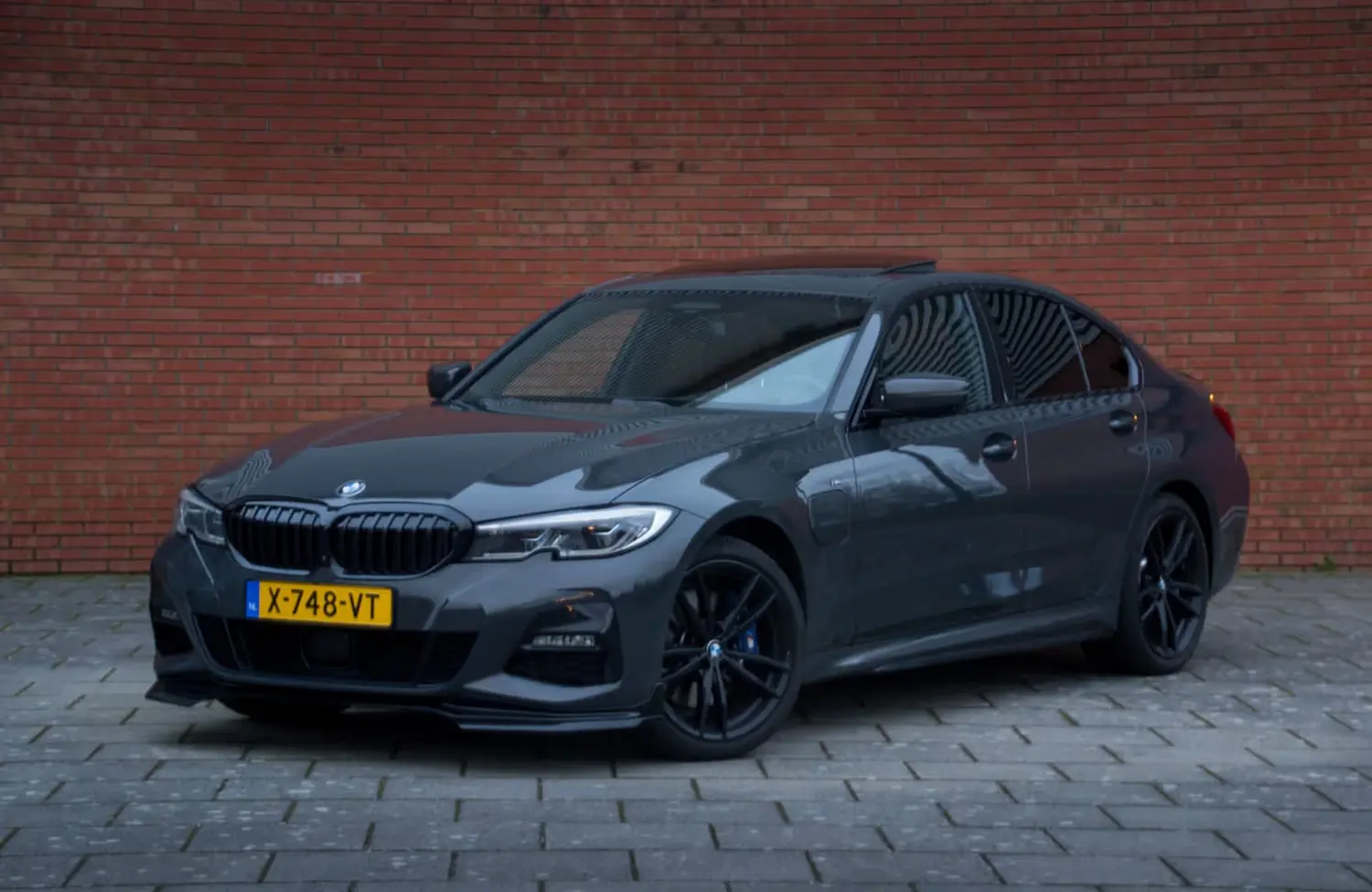BMW 330e — verkocht