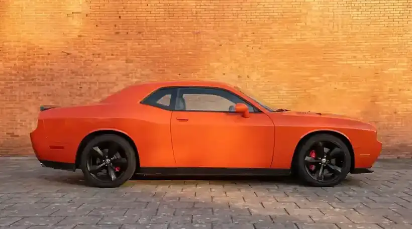 Dodge Challenger SRT8 6.1L V8 432PK — foto 4