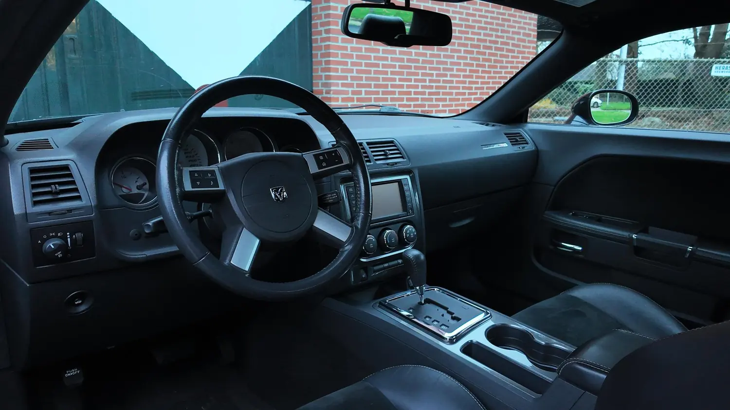 Dodge Challenger SRT8 6.1 V8 — foto 6