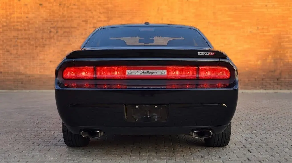 Dodge Challenger SRT 6.1L V8 — foto 3