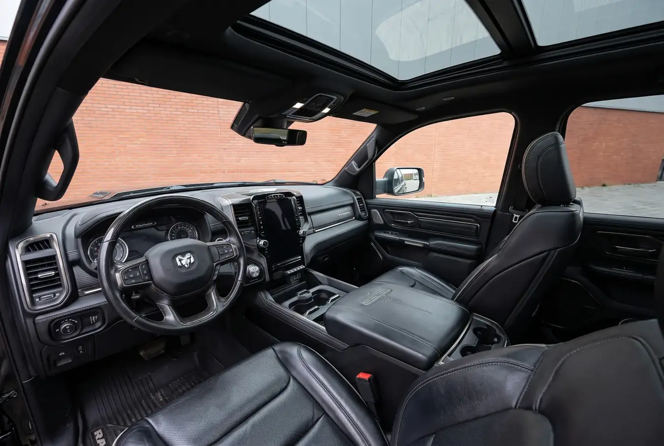 Dodge RAM 1500 5.7 V8 Limited Night Edition — foto 9
